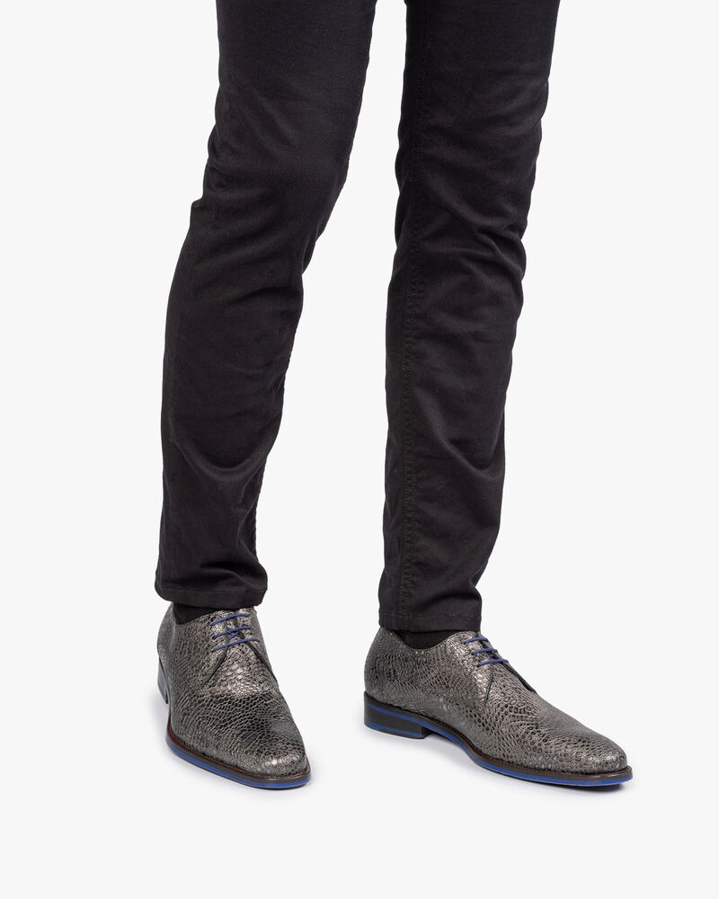 Veterschoen metallic grijs