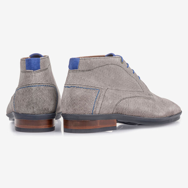 Light grey suede leather lace boot with print