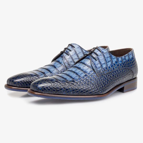 Blauwe kalfsleren veterschoen met crocoprint