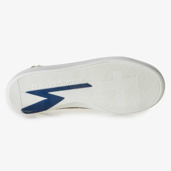 Premium off-white ponyhair sneaker met strepen