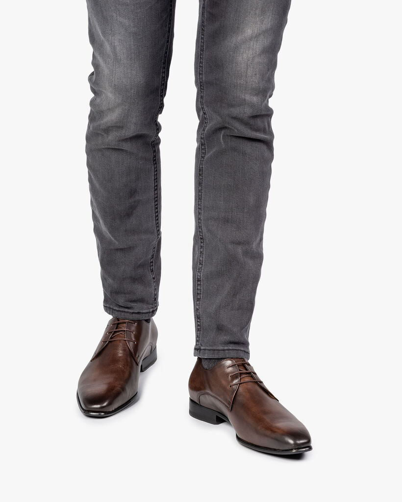 Donkerbruine kalfsleren veterschoen