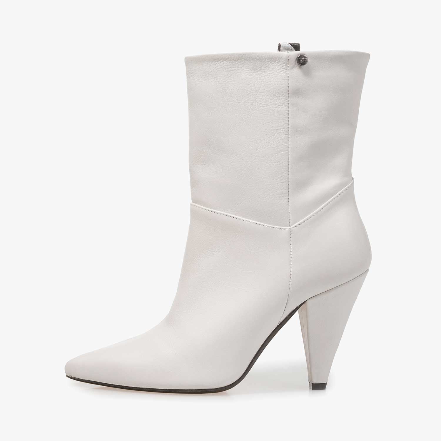 White van boots 2025