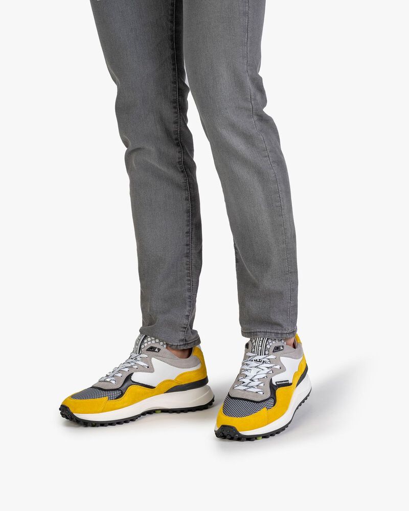 Noppi sneaker su&egrave;de geel