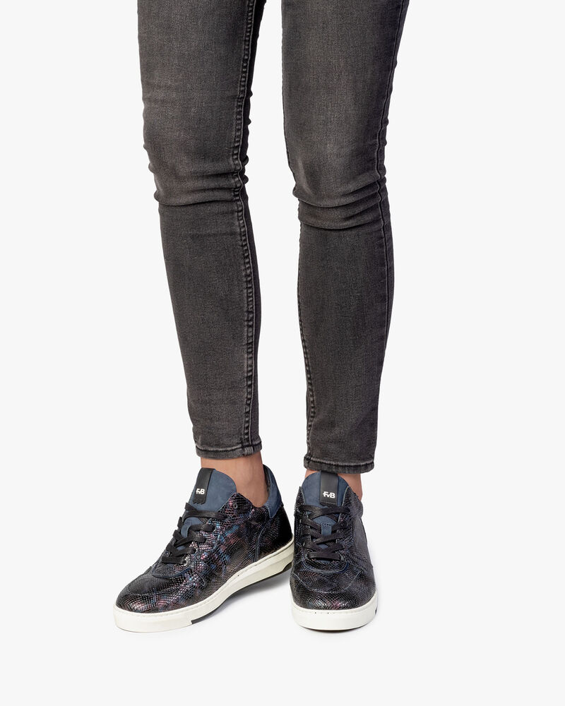 Sneaker snake print blue