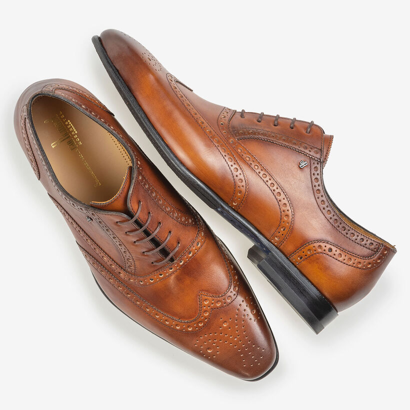 Dark cognac-coloured calf leather brogue