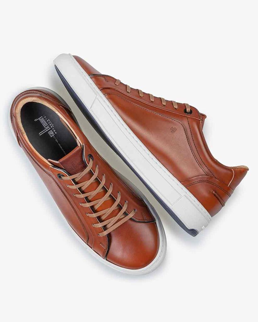 Sneaker calf leather cognac