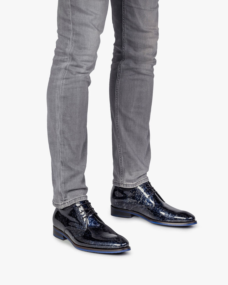 Lace shoe blue patent leather