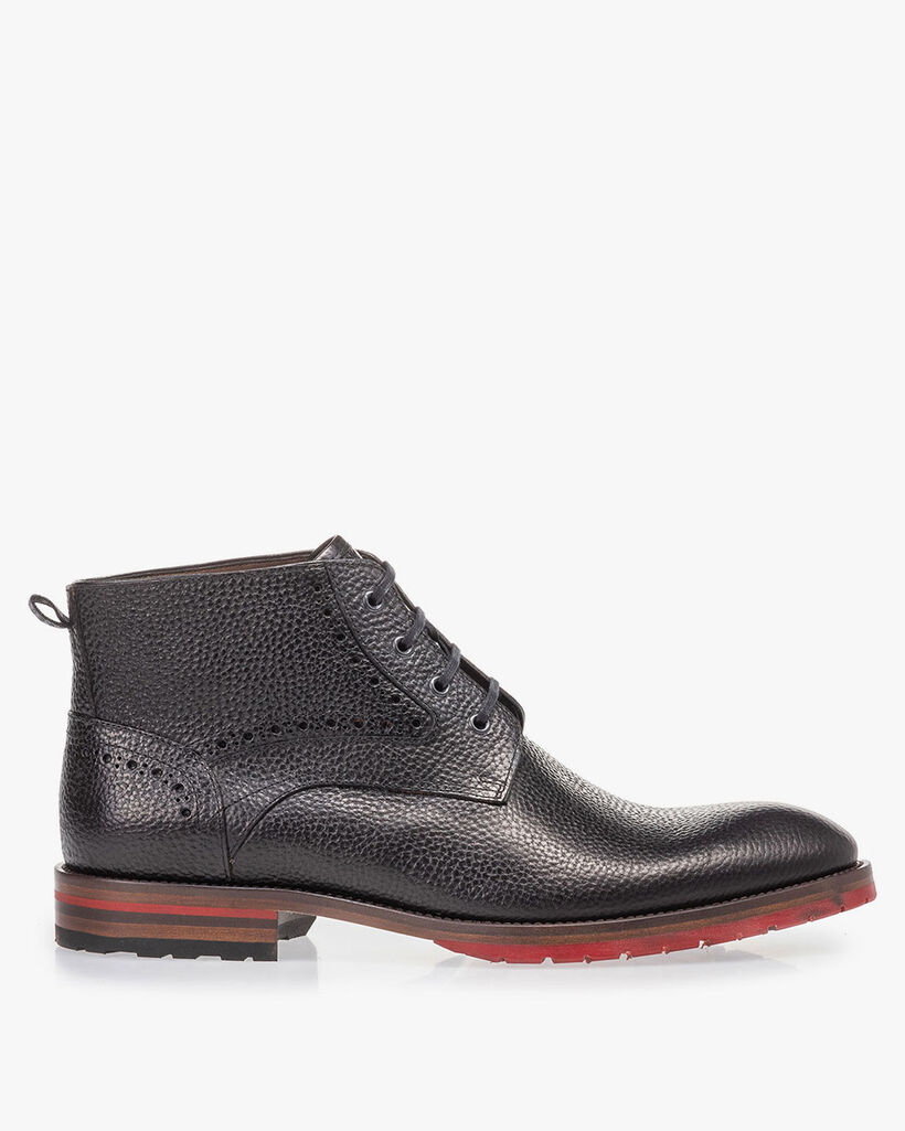 Lace boot structured leather black