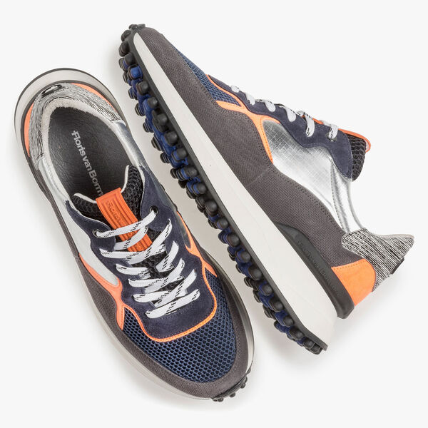 Suede leather sneaker with orange details