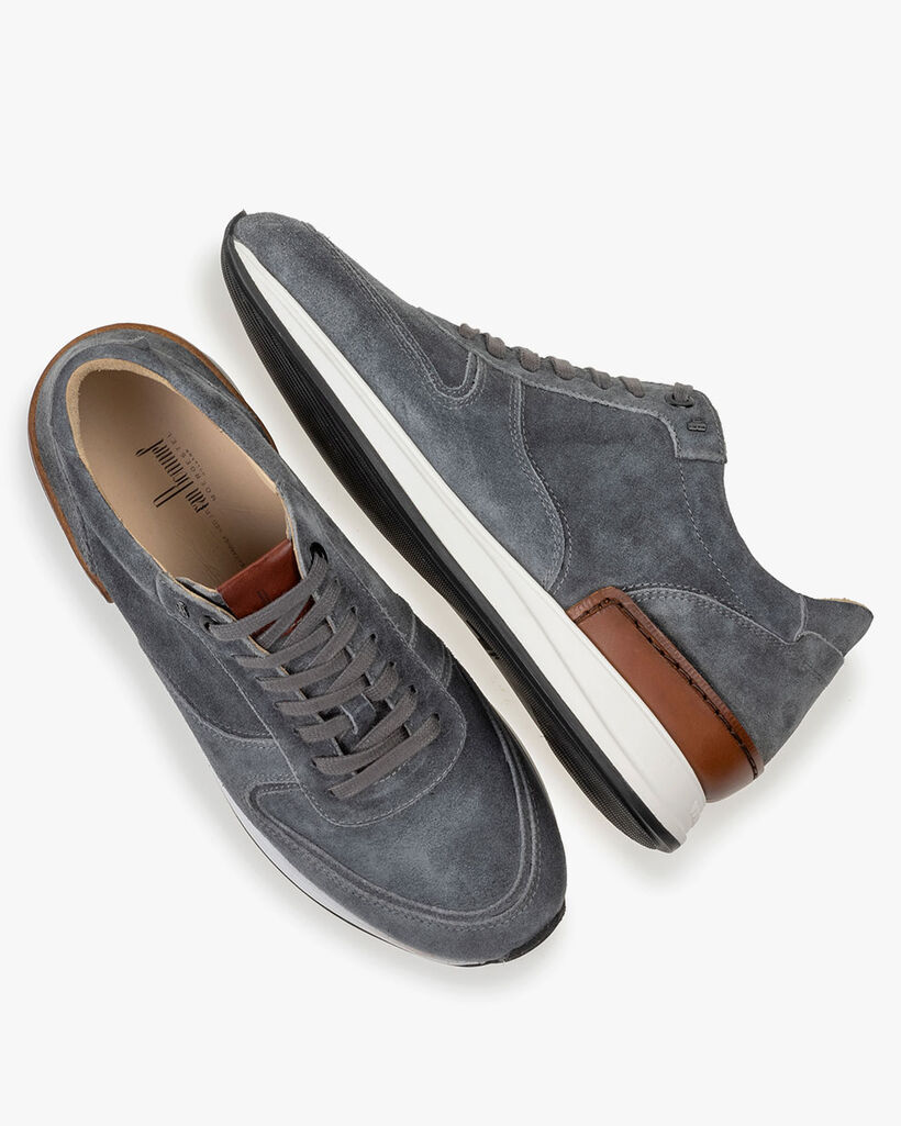 Sneaker grey suede leather