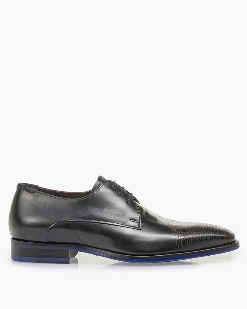 Zwarte leren veterschoen