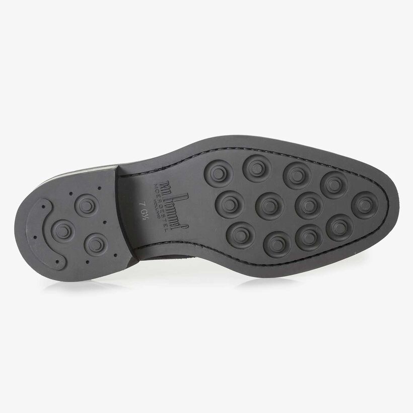 Donkerblauwe su&egrave;de veterboot