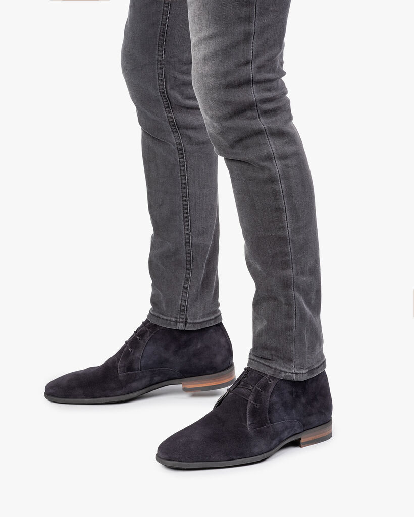 Dark blue suede leather lace shoe