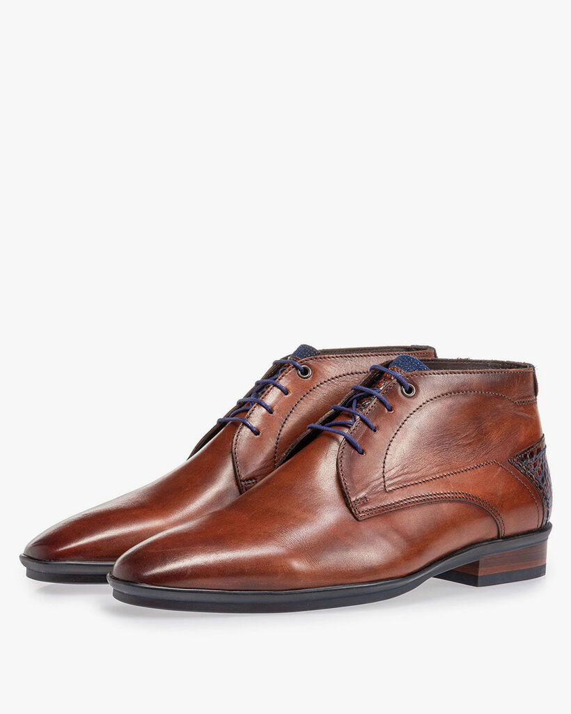 Lace boot calf leather cognac