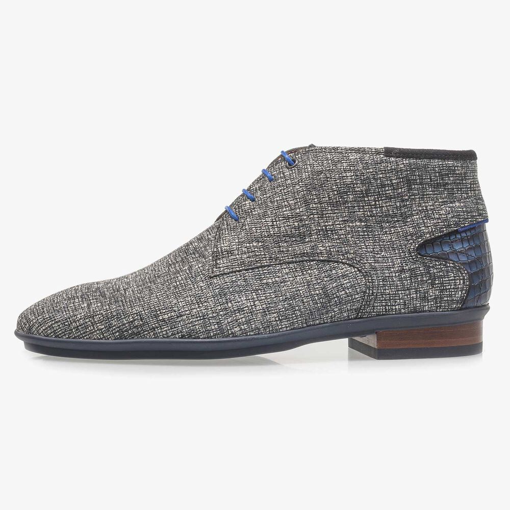 Grey leather lace shoe with print