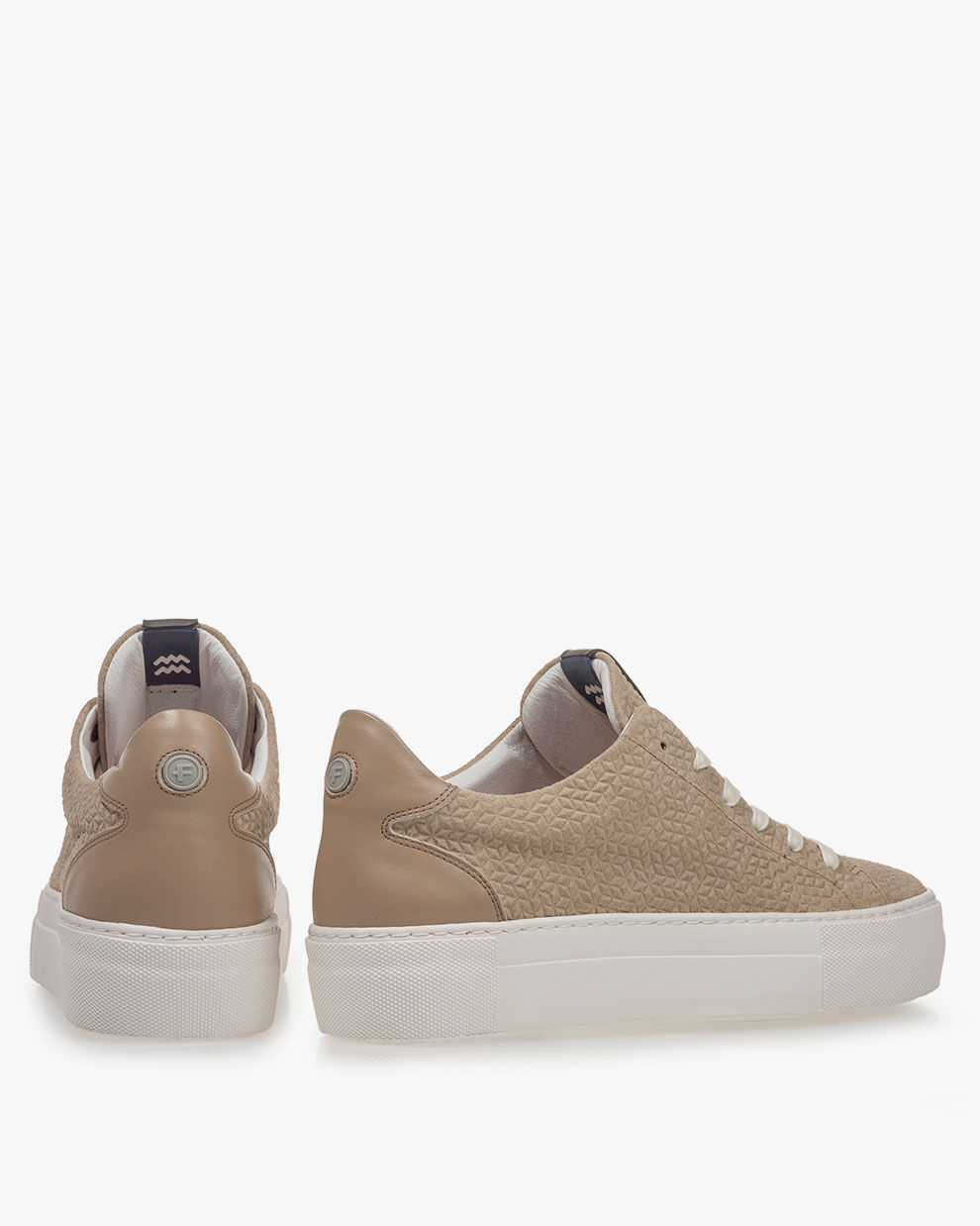 Beige suede deals sneakers dames