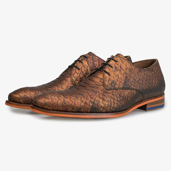 Calf leather lace shoe with snake print