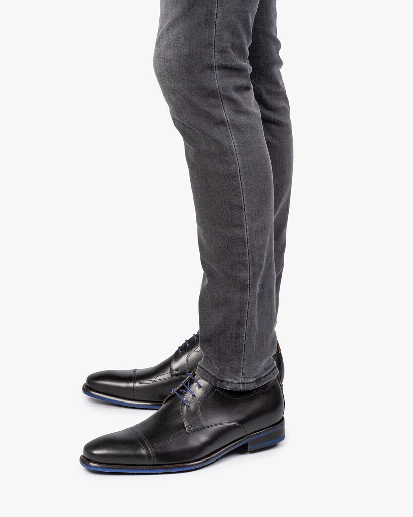 Lace shoe calf leather black