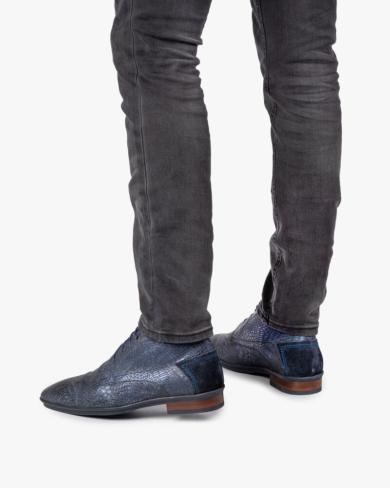 Lace boot with print blue