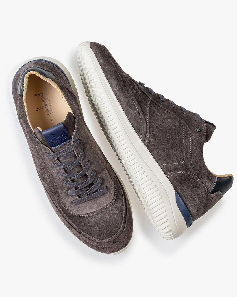 Grijze su&egrave;de sneaker