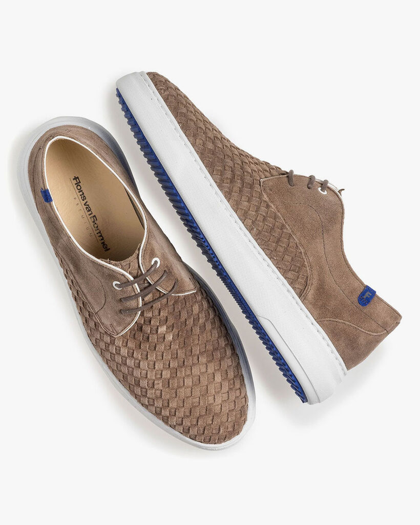 Taupe-coloured lace shoe with braided suede leather