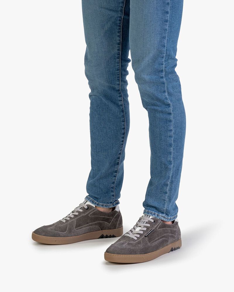 Sneaker grijs su&egrave;de
