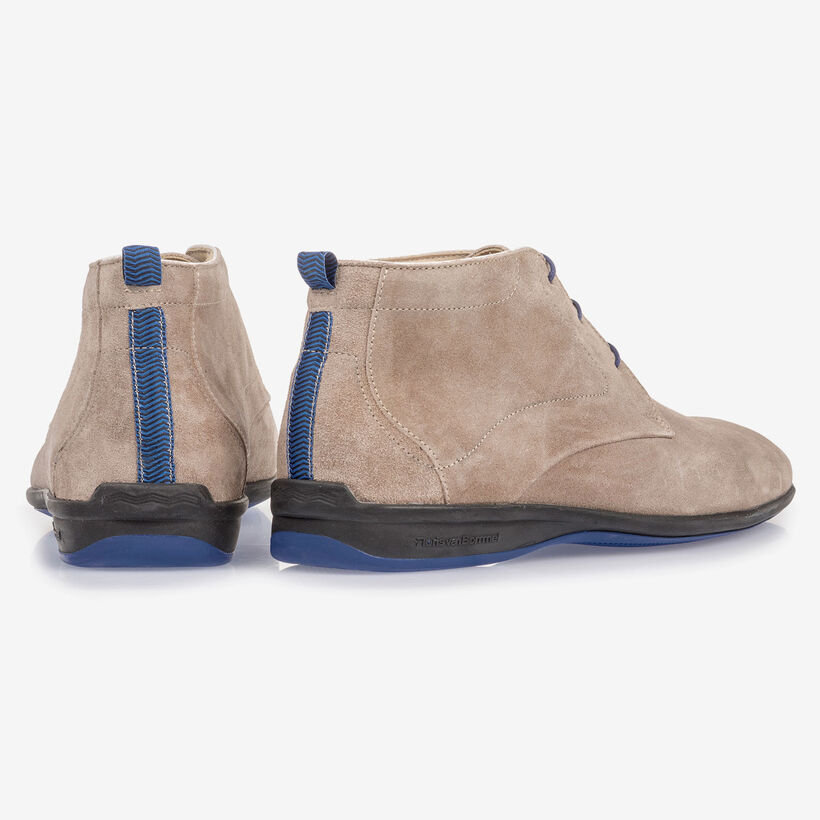 Beige su&egrave;de veterboot