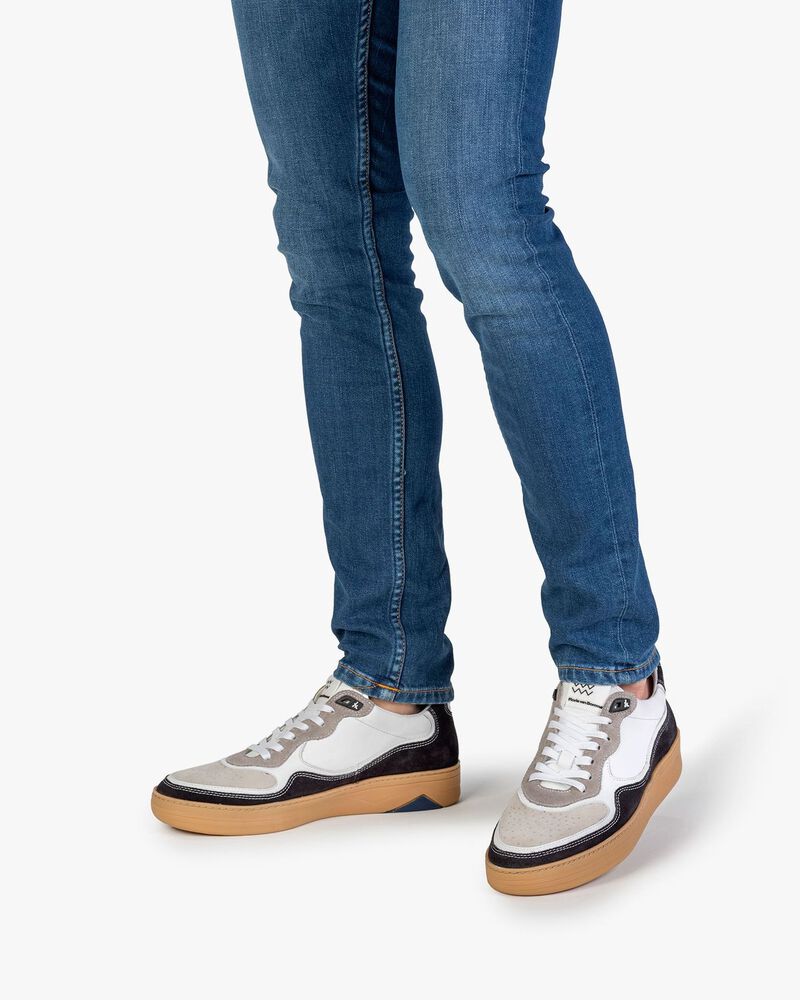 Sneaker su&egrave;de zwart