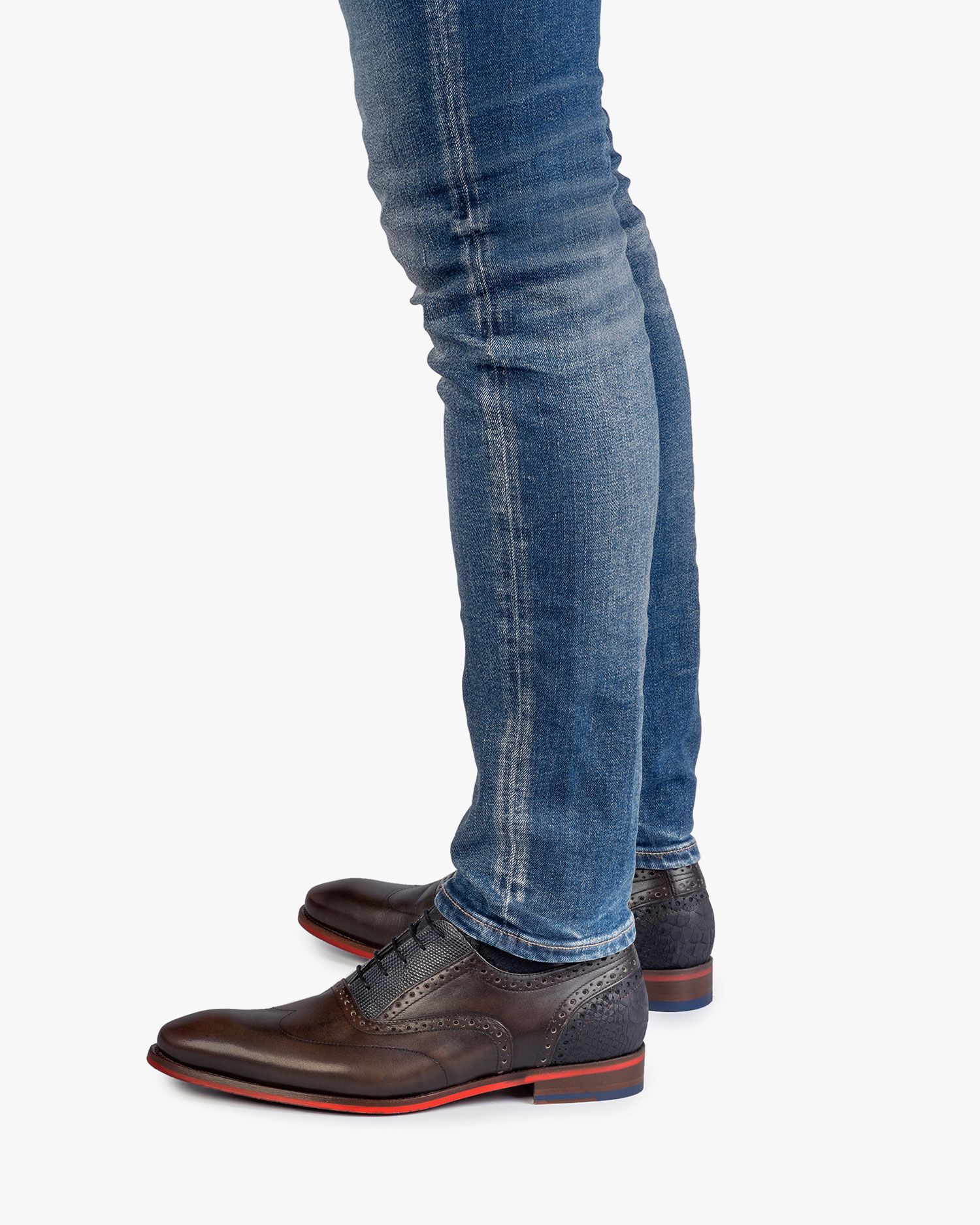 Floris van Bommel Herenschoenen Veterschoenen bruin 42 | Aad van den Berg  modeschoenen