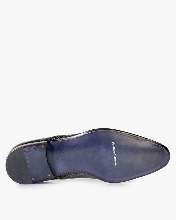 Zwarte lakleren veterschoen met print