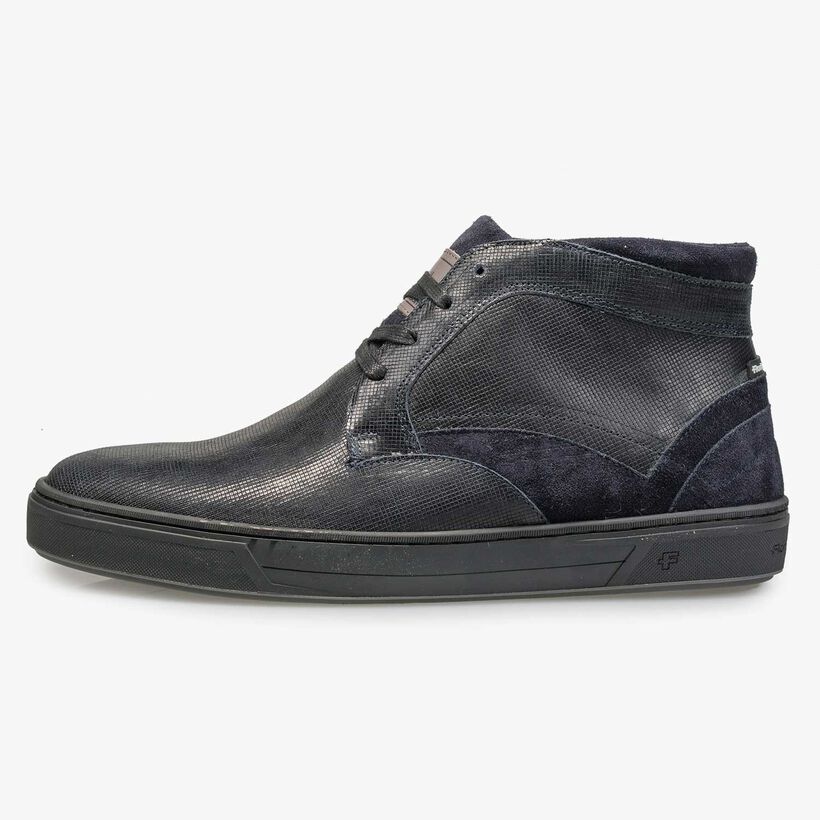 Wool lined, mid-high calf’s leather shoe