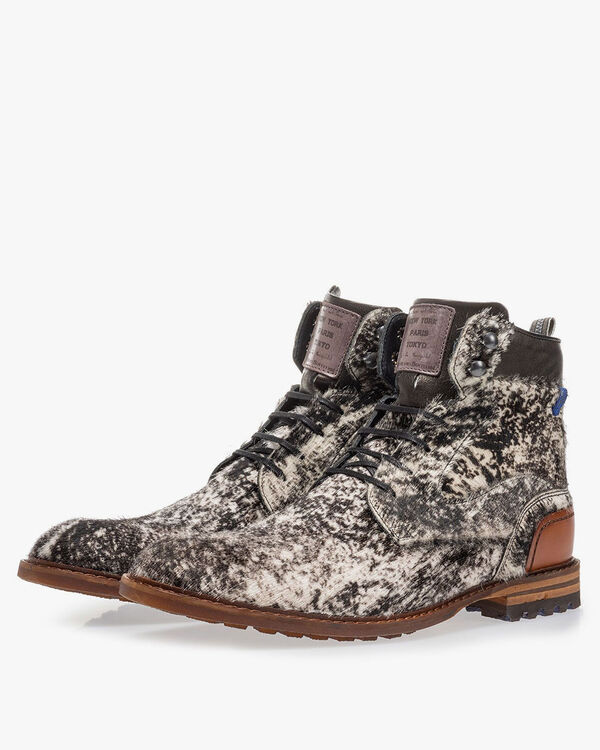 Lace shoe pony style off-white