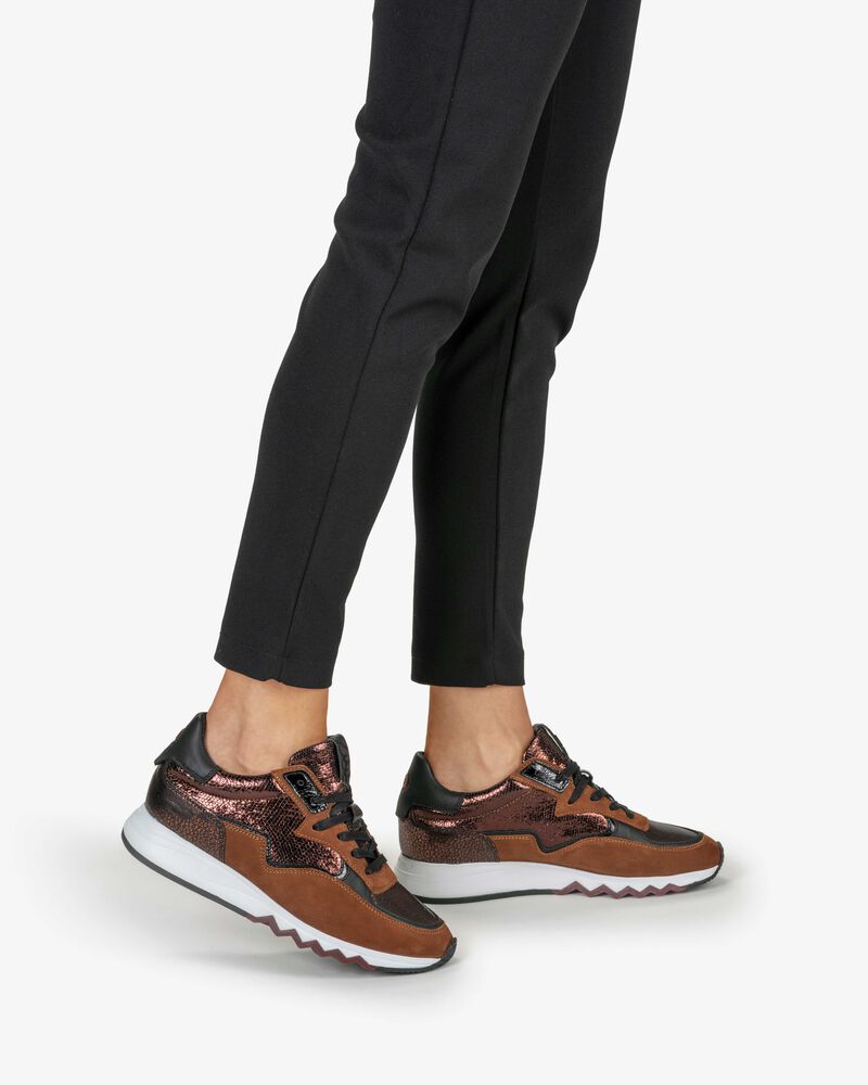 Nineti nubuckleer bruin