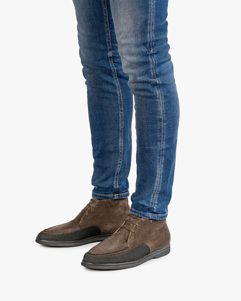 Halfhoge su&egrave;de veterboot