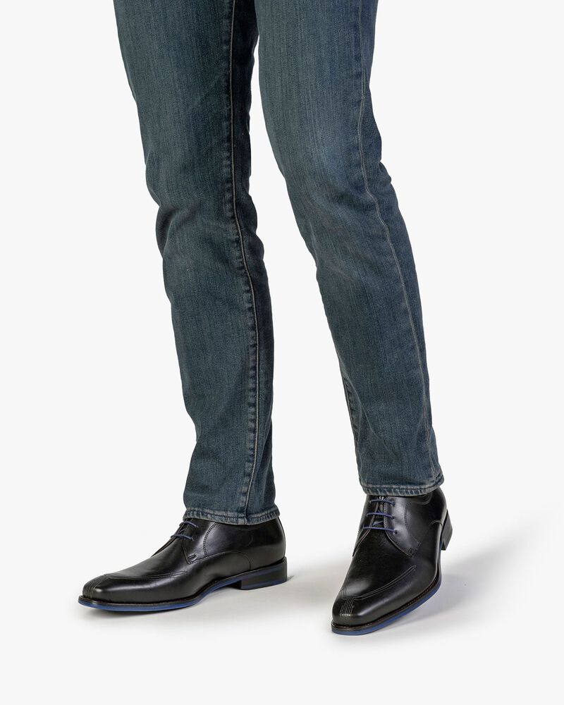 Lace shoe black calf leather