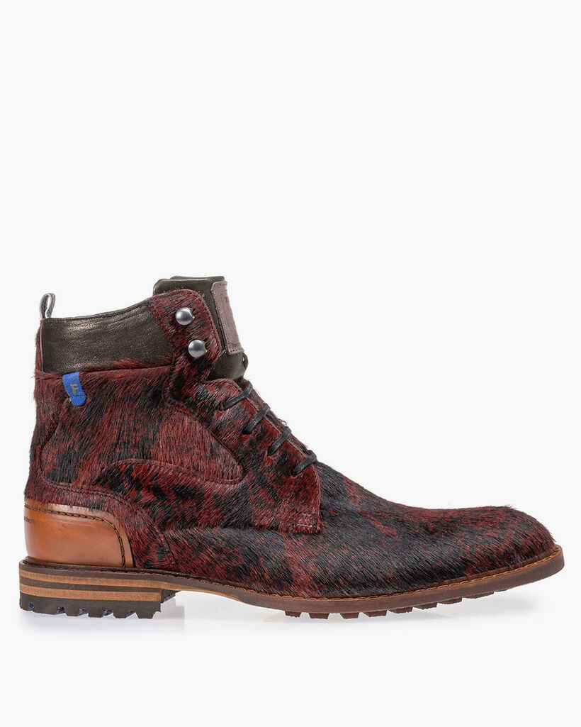 Lace shoe pony style red