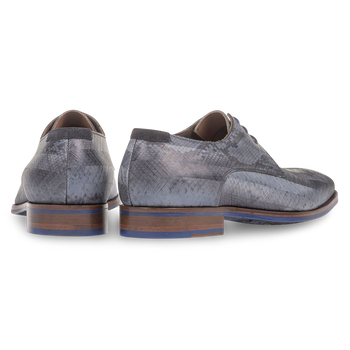 Blauwe veterschoen met snakeprint