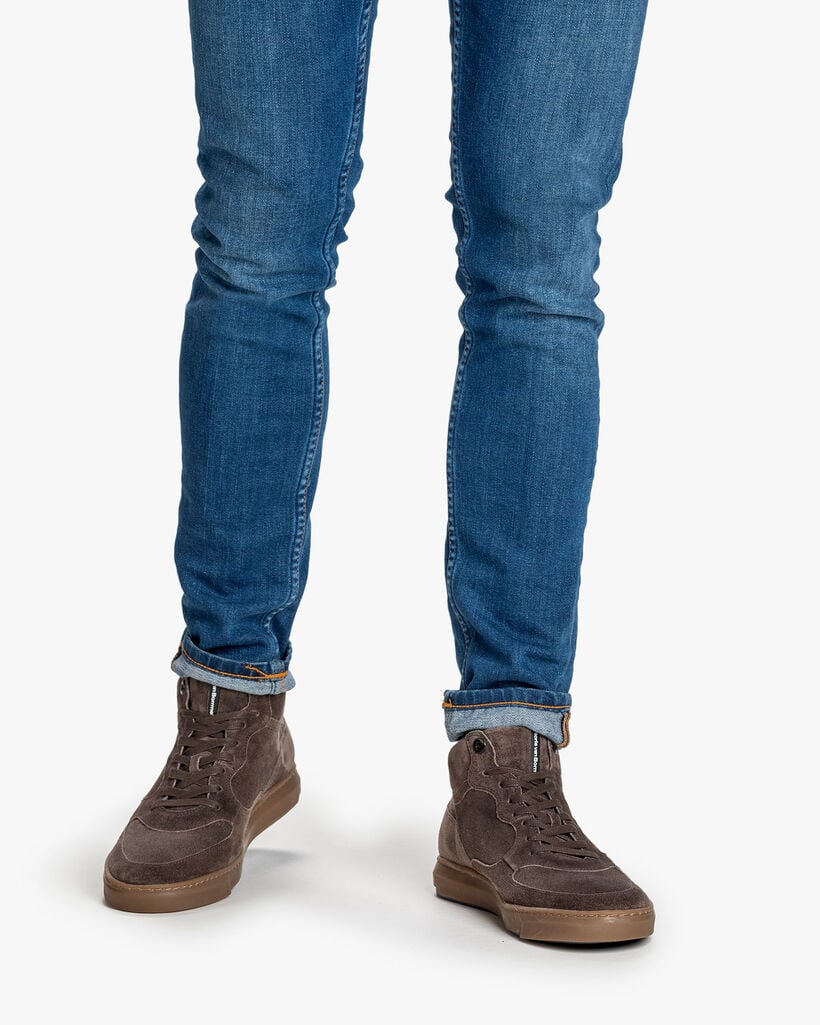 Sneaker su&egrave;de taupe