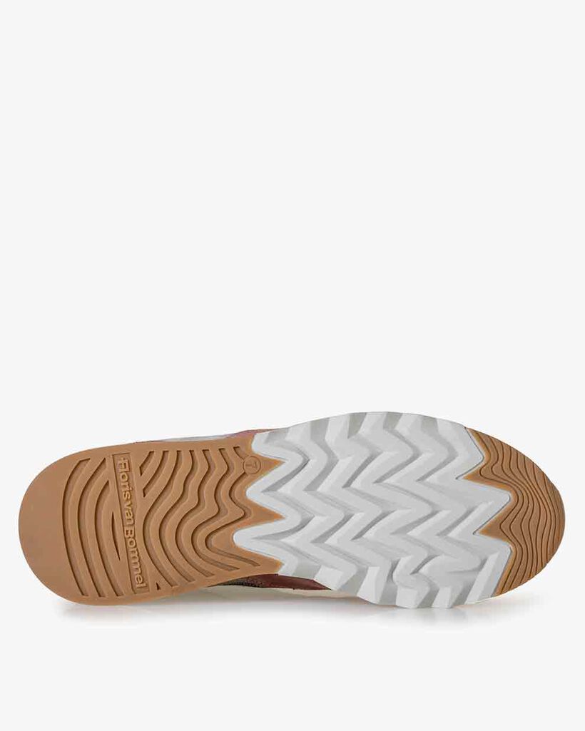 Nineti su&egrave;de roze