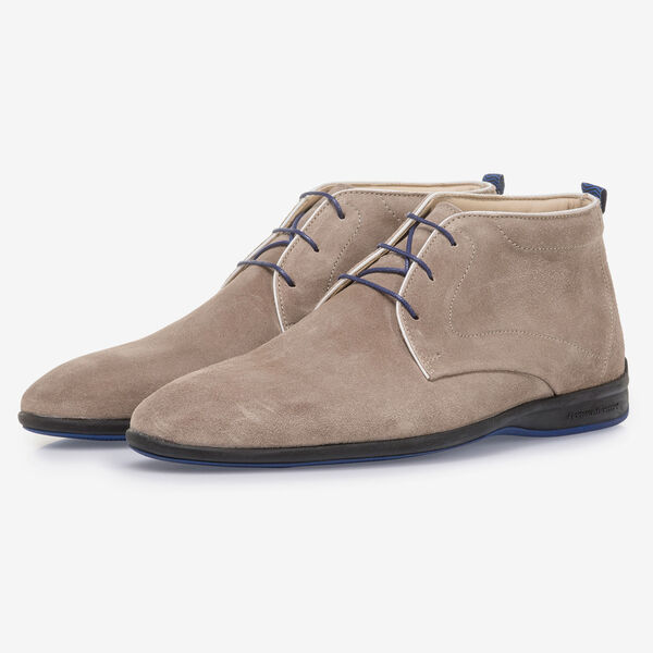 Beige su&egrave;de veterboot