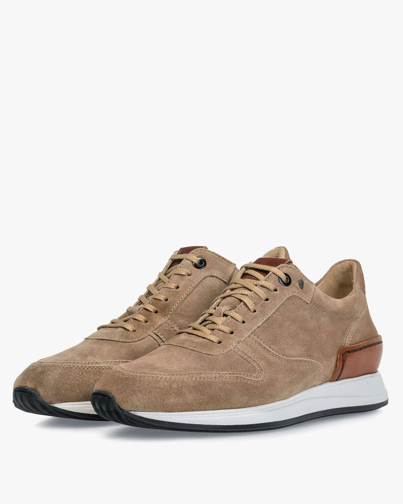 Sneaker sand-coloured suede leather