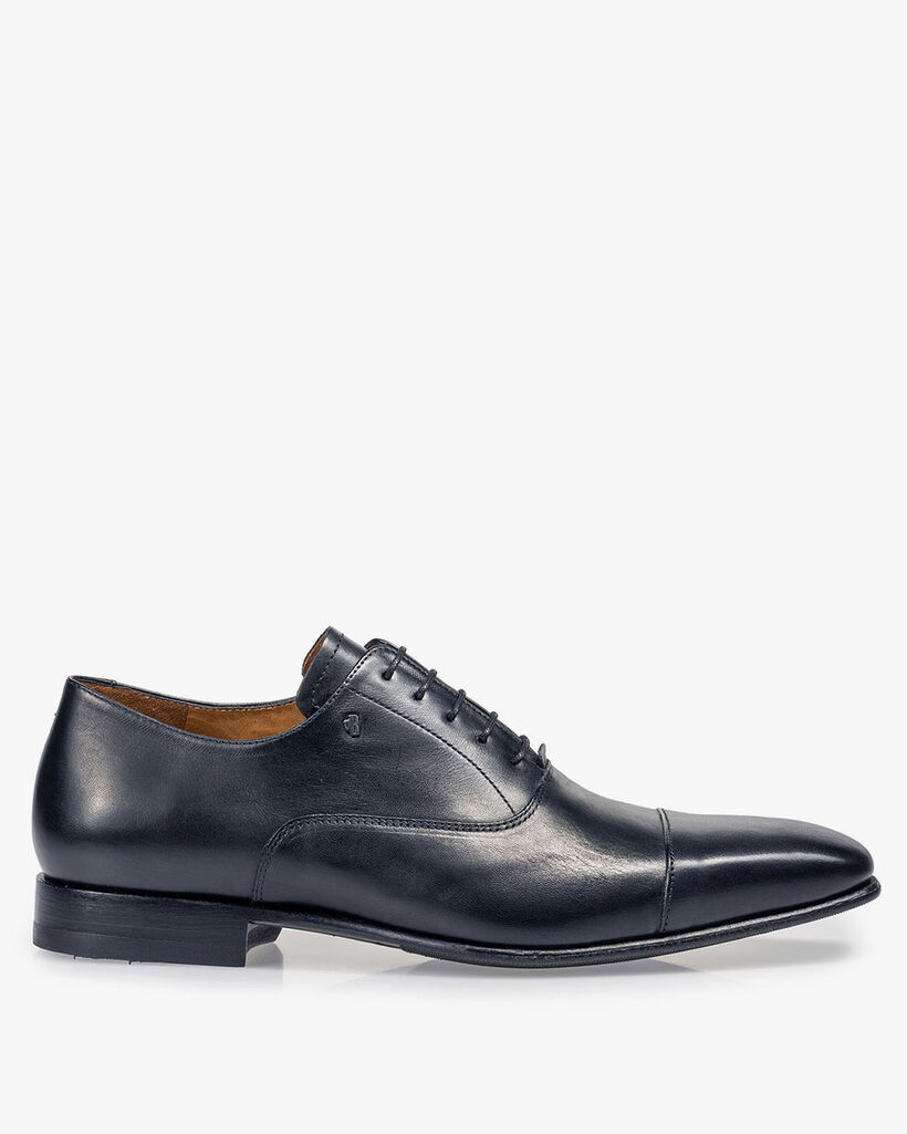 Dark blue calf leather lace shoe