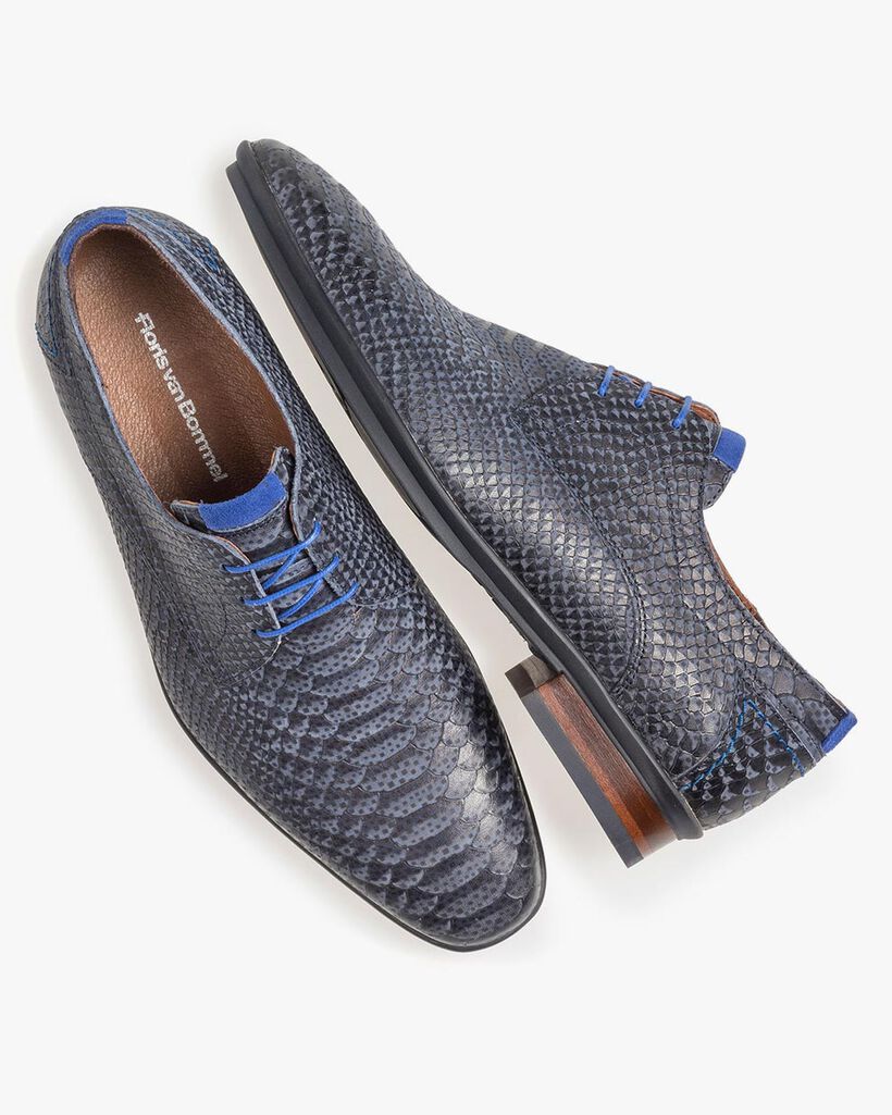 Dark blue nubuck leather lace shoe with snake print