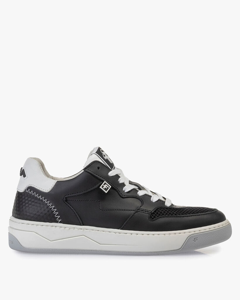 Sneaker calf leather black