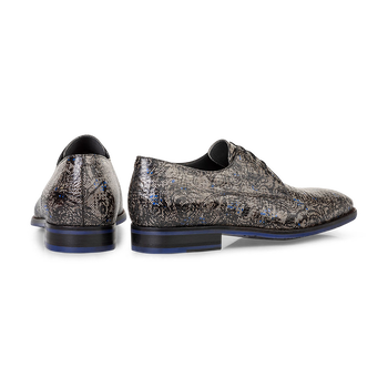 Lace shoe reptile print