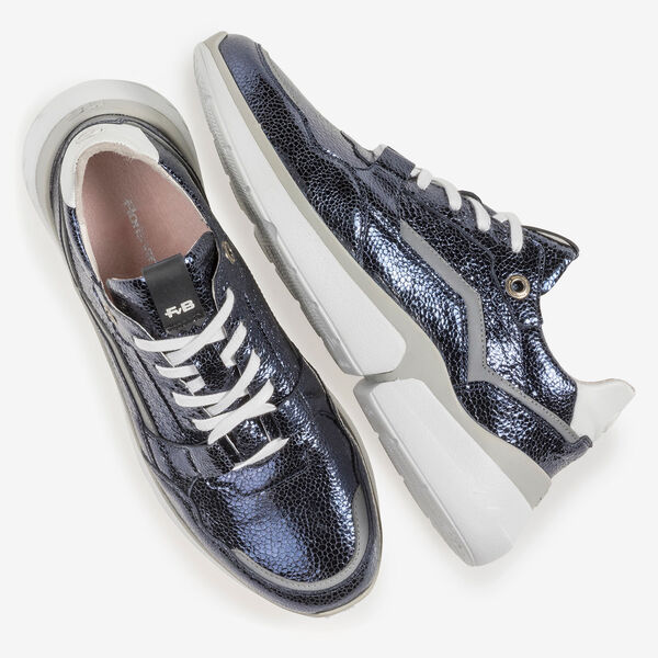 Dark blue leather sneaker with metallic print