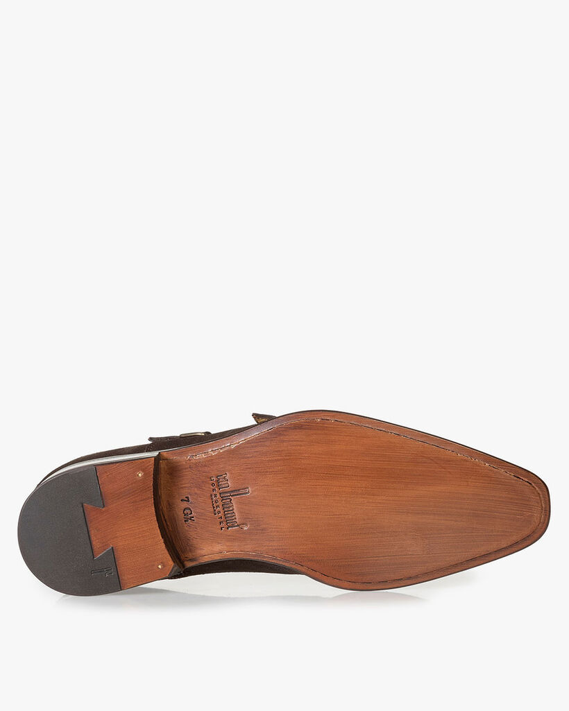 Donkerbruine kalfssu&egrave;de gespschoen