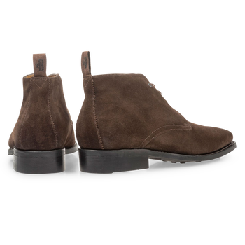 Donkerbruine su&egrave;de veterboot