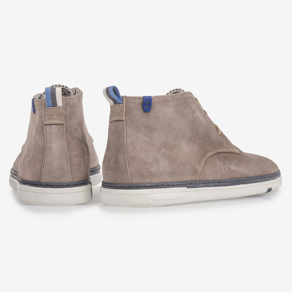 Taupe-coloured suede leather lace boot