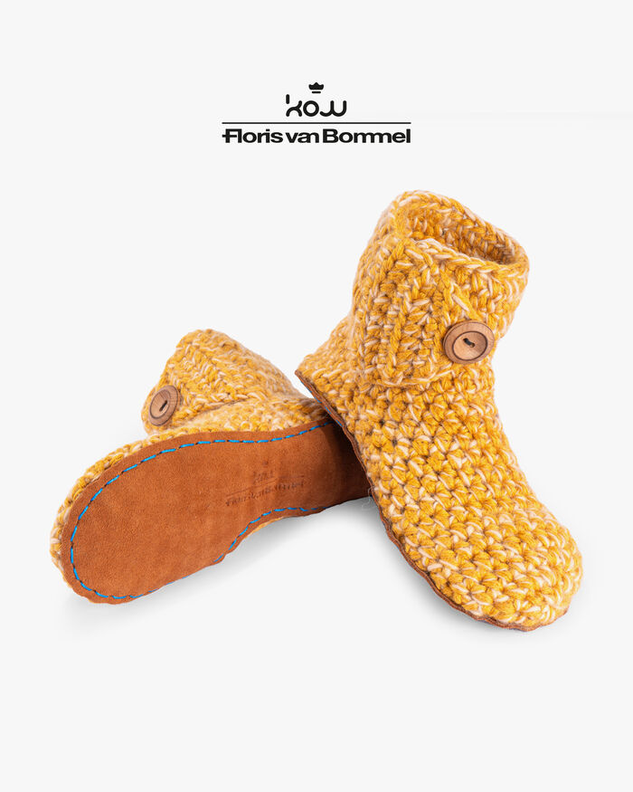 Kingdom of Wow home slippers ocher
